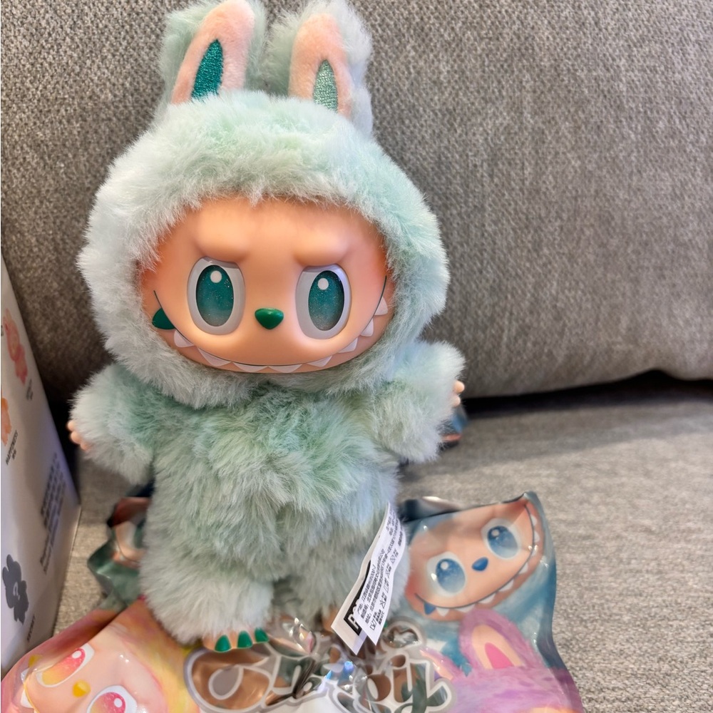 Labubu big into energy serenity with shrimp tempura outfit - Picture 4 of 6